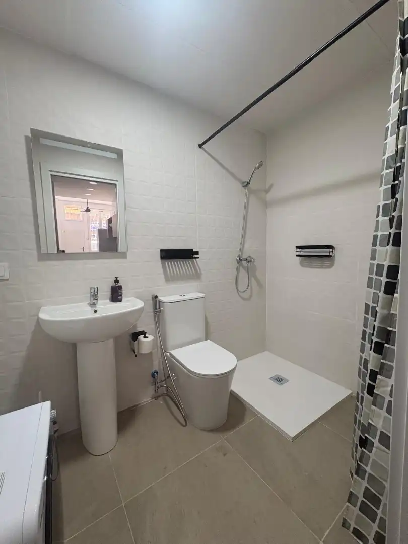 Bathroom of Study for rent in Málaga  with Air Conditioner and Furnished