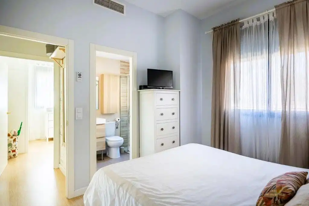 Schlafzimmer von Wohnung zum Verkauf in Sevilla mit Klimaanlage