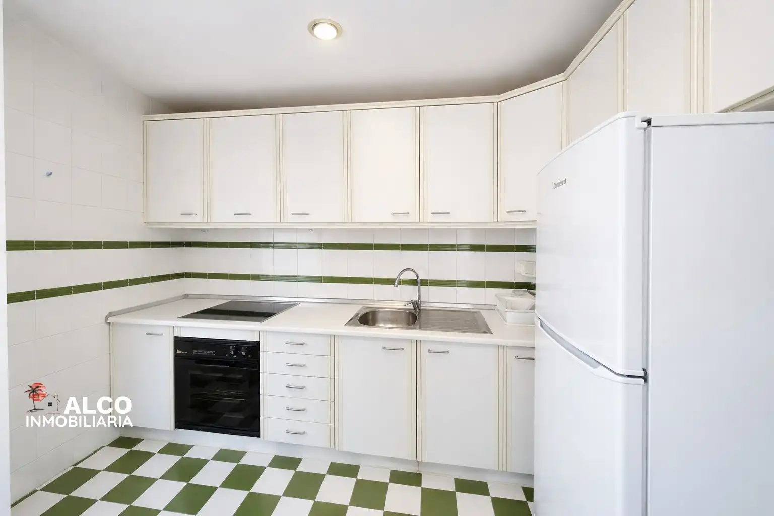Cocina de Piso en venta en Torrox con Terraza y Piscina