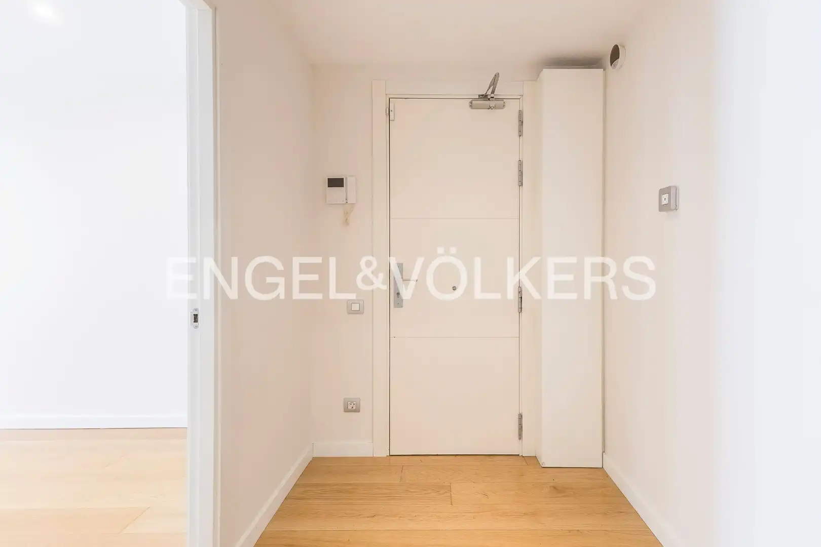 Wohnung zum Verkauf in Barcelona mit Klimaanlage, Heizung und Parkett