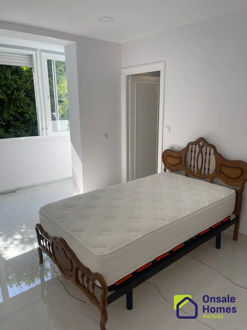 Bedroom of Flat for sale in Marbella