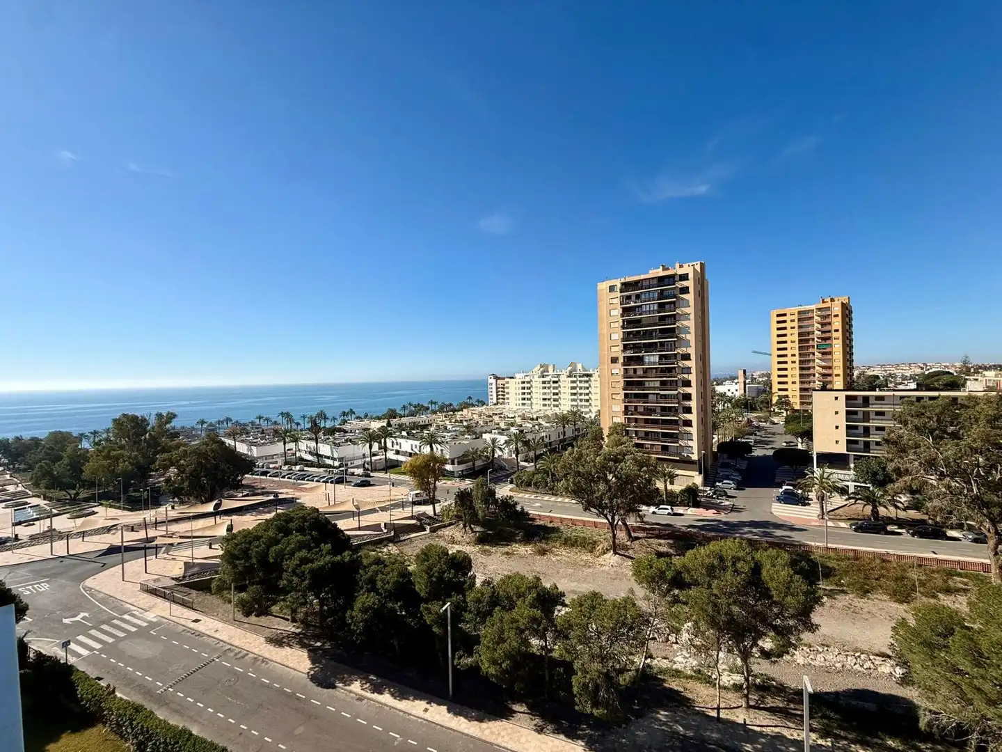 Exterior view of Study for sale in Roquetas de Mar  with Terrace and Community pool