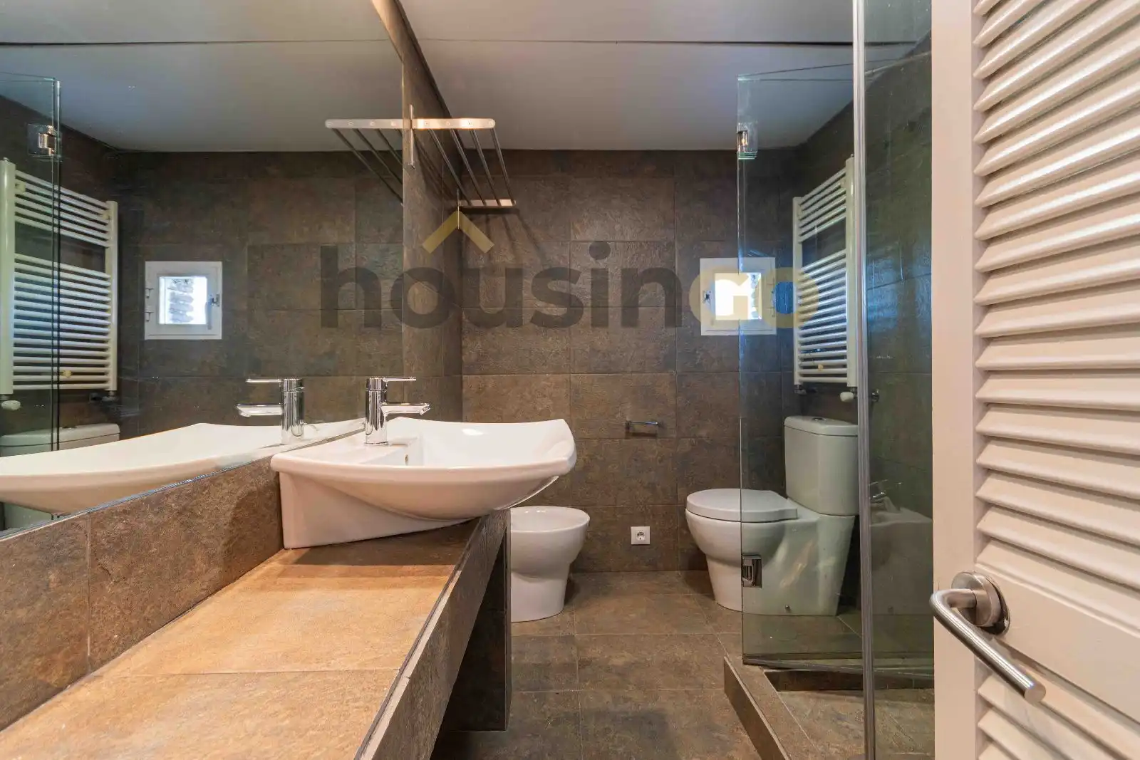 Badezimmer von Dachboden zur Miete in Madrid mit Klimaanlage, Heizung und Möbliert
