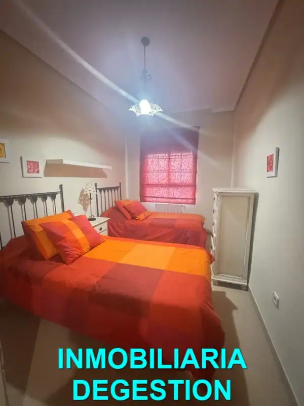Schlafzimmer von Wohnung zur Miete in Linares mit Klimaanlage, Heizung und Möbliert
