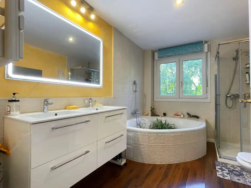 Bathroom of Detached homes for sale in Las Rozas de Madrid  with Private garden, Terrace and Storage room