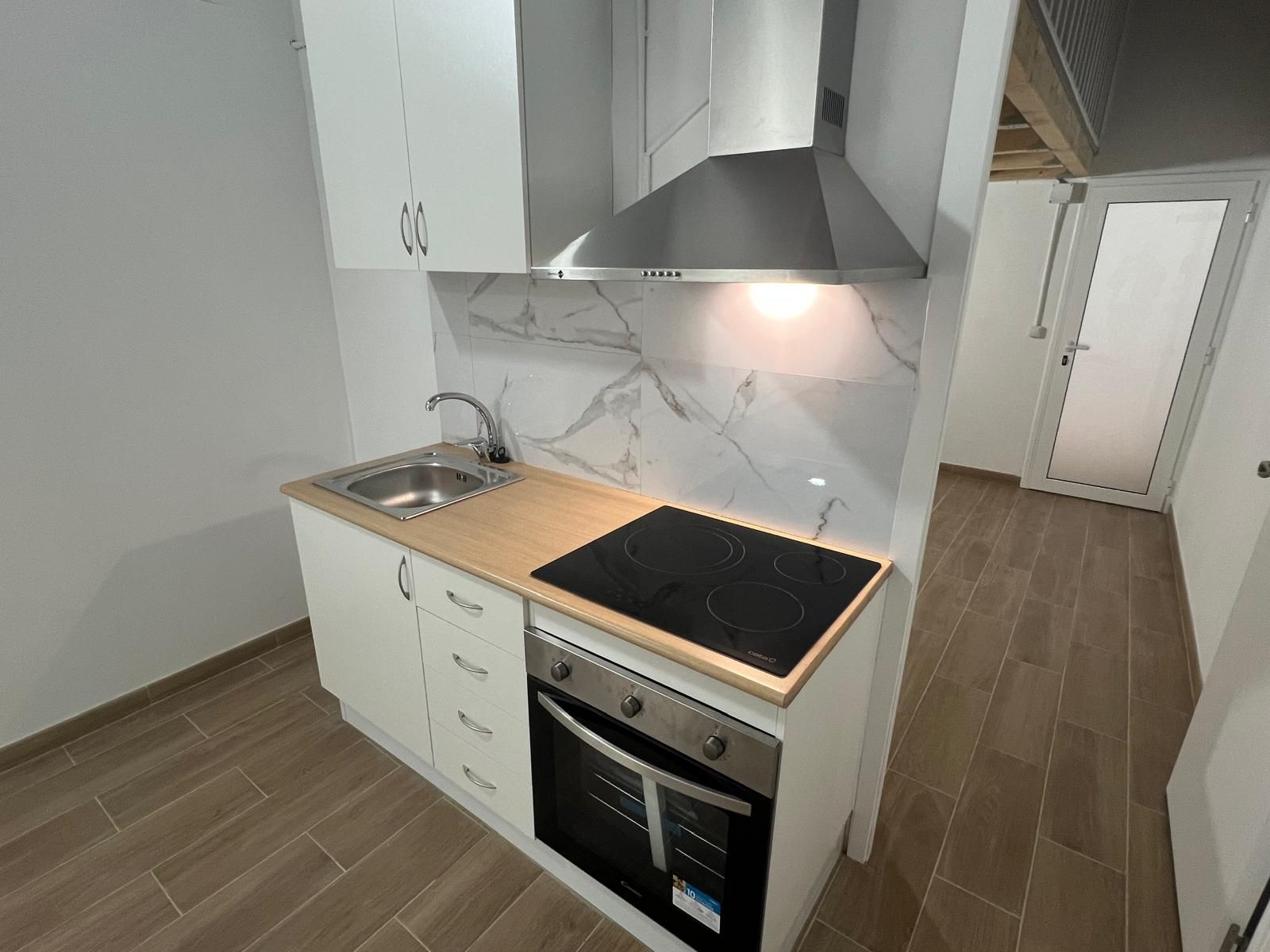 Cuina de Pis en venda en  Barcelona Capital amb Parquet i Forn