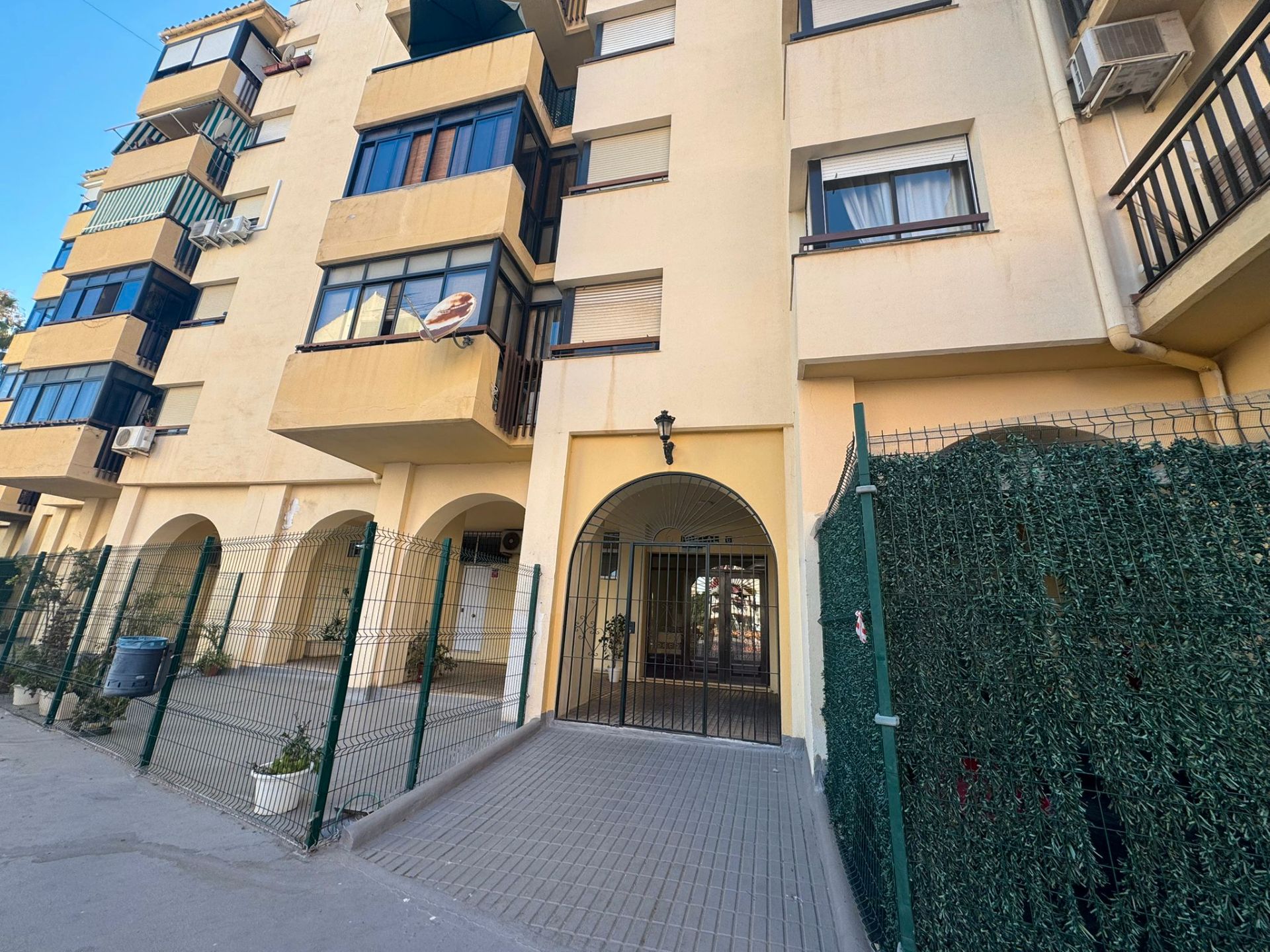 Vista exterior de Apartament en venda en Fuengirola amb Aire condicionat, Calefacció i Terrassa