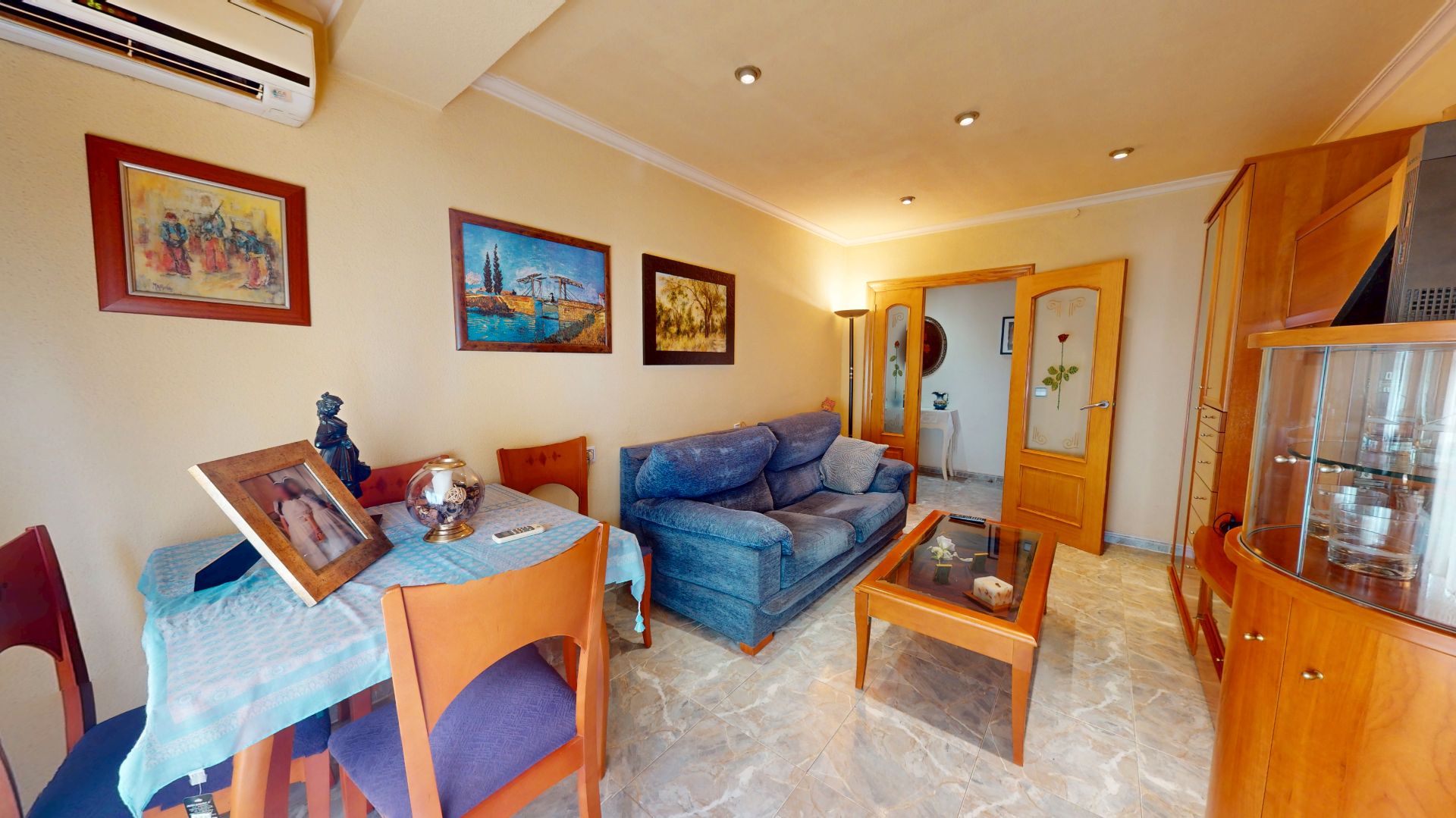 Living room of Flat for sale in Elda  with Air Conditioner, Furnished and Balcony