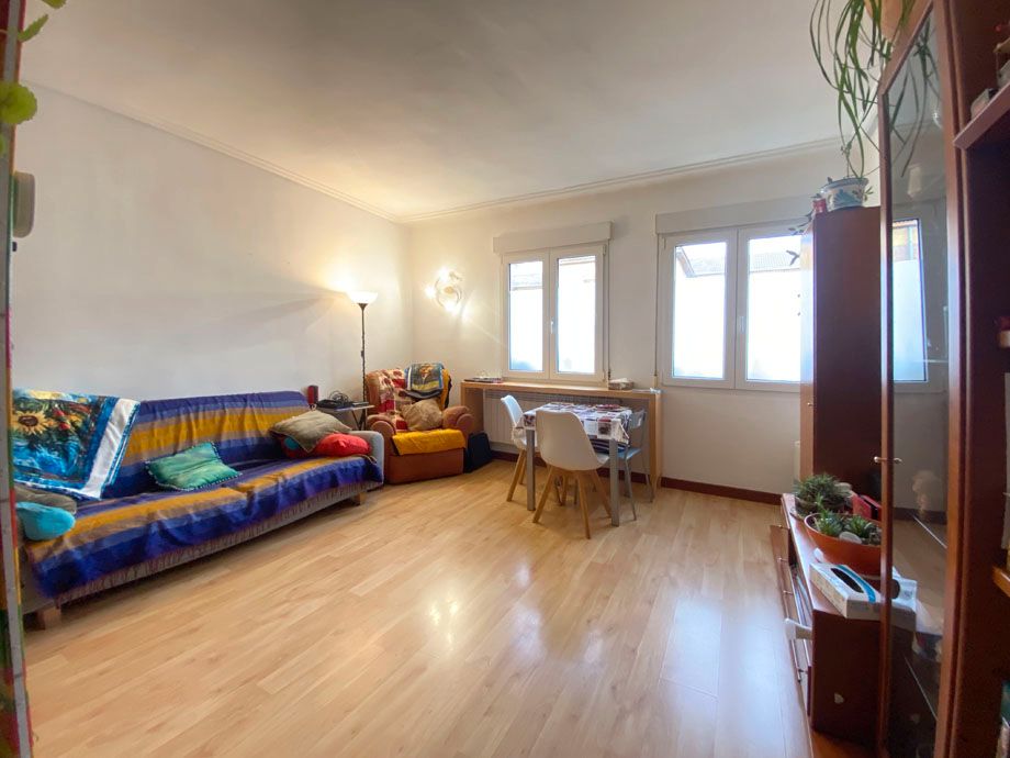 Wohnzimmer von Wohnung zum Verkauf in Vitoria - Gasteiz mit Heizung, Abstellraum und Möbliert