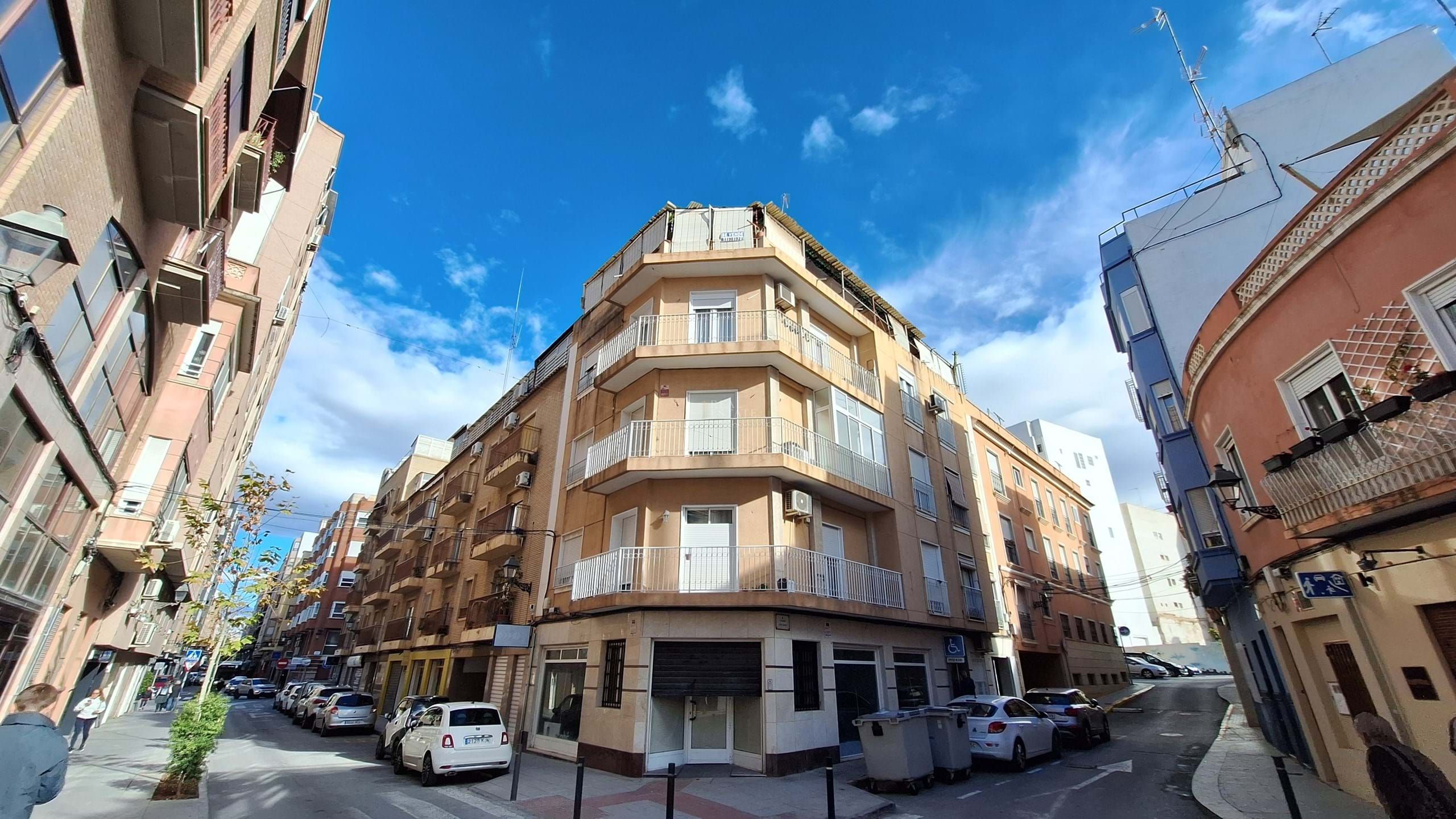 Vista exterior de Àtic en venda en Elche / Elx amb Terrassa i Balcó