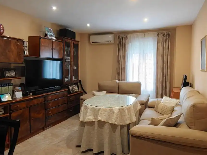 Sala de estar de Piso en venta en Torreperogil con Trastero, Amueblado y Balcón