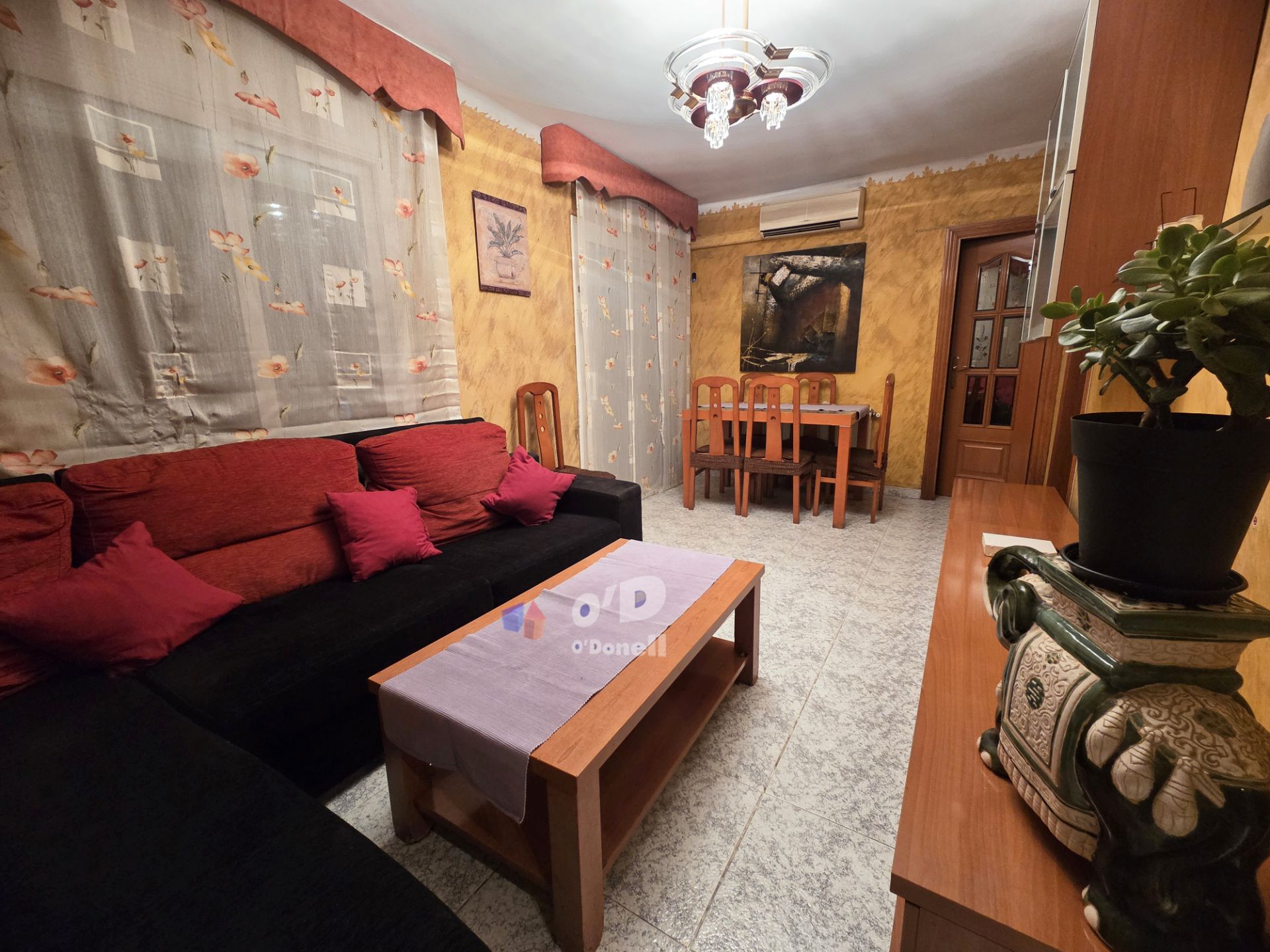 Living room of Flat for sale in Sant Boi de Llobregat  with Air Conditioner, Heating and Balcony
