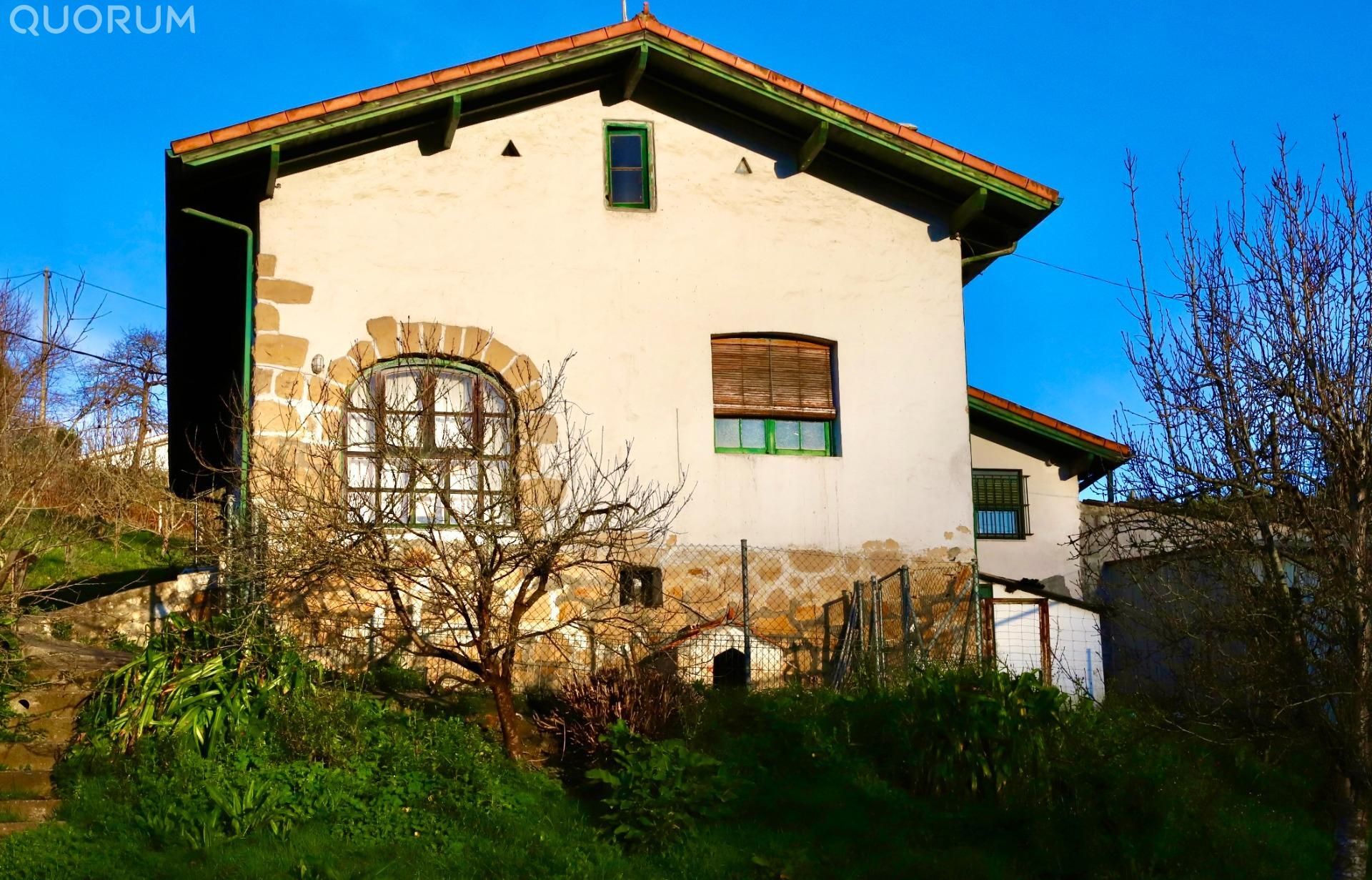 Außenansicht von Country house zum Verkauf in Berango