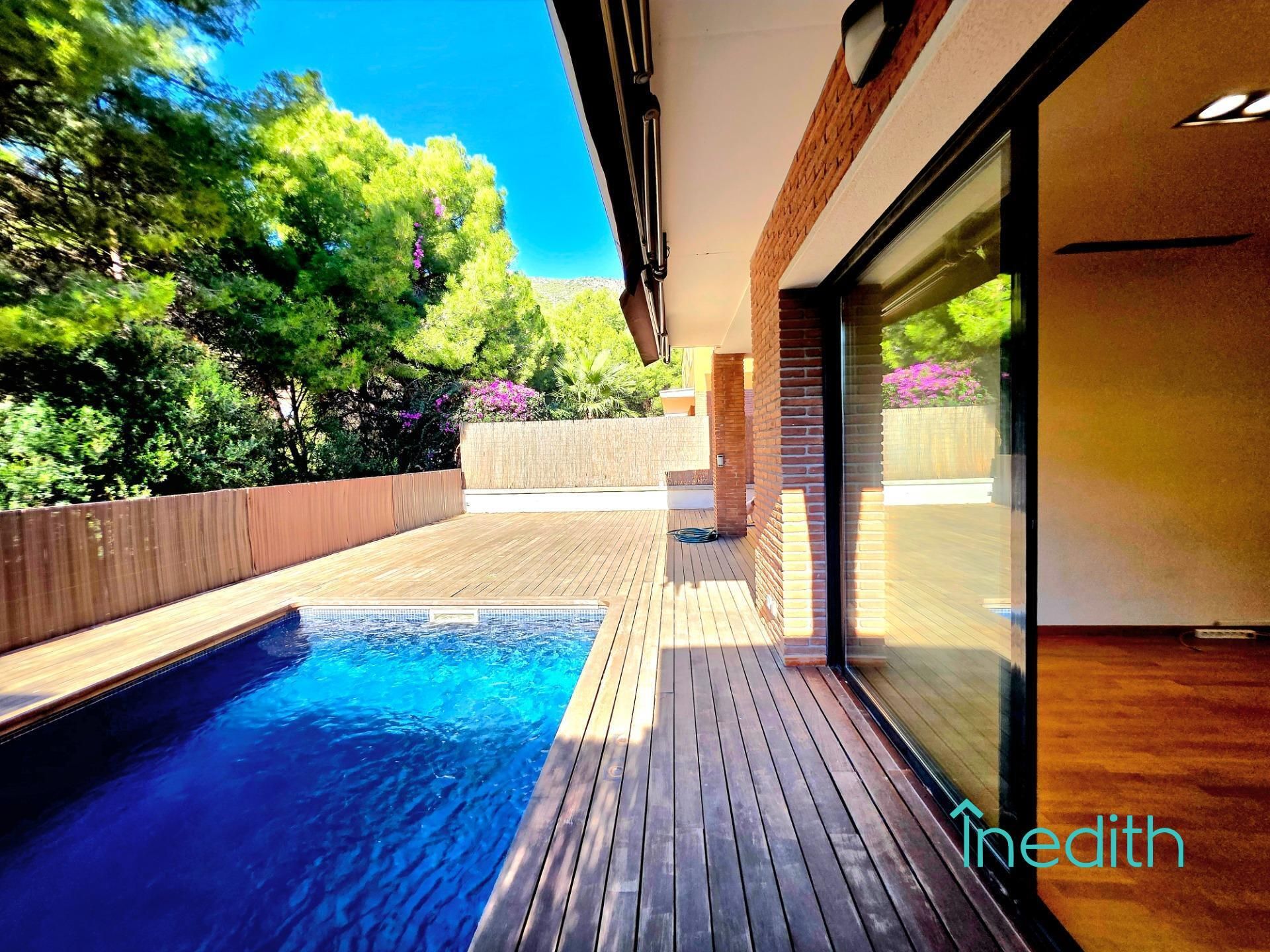 Swimming pool of House or chalet for sale in Castelldefels  with Air Conditioner, Heating and Private garden