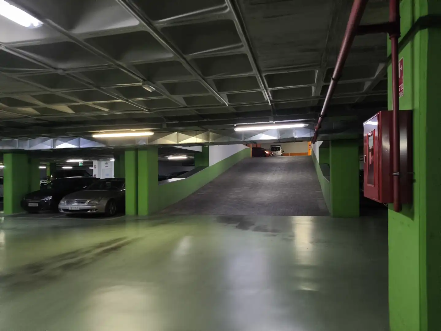 Parkplatz von Garage zur Miete in Granada