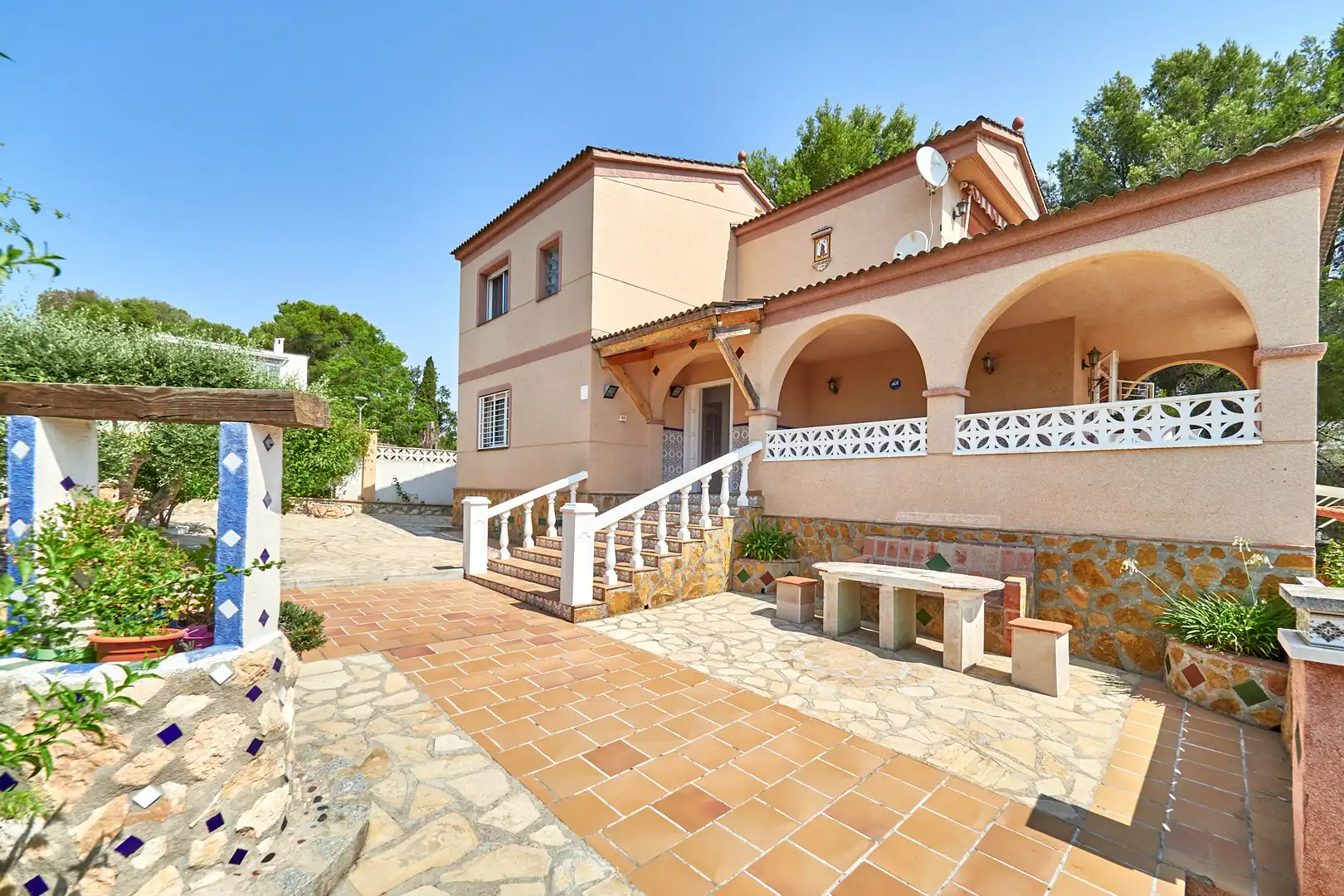 Casa amb piscina en venda a Carrer del Poniol, imagen 2