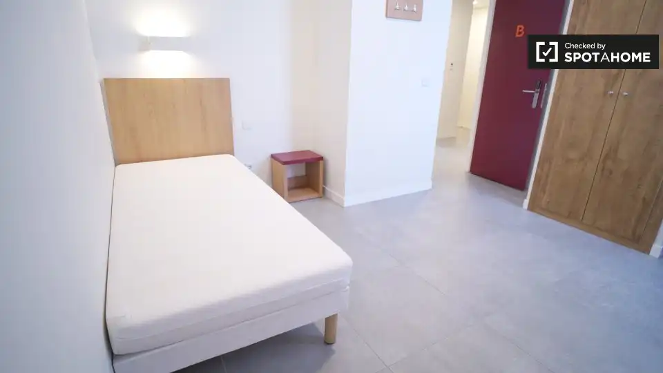 Bedroom of Flat for rent in Sevilla  with Air Conditioner, Heating and Furnished