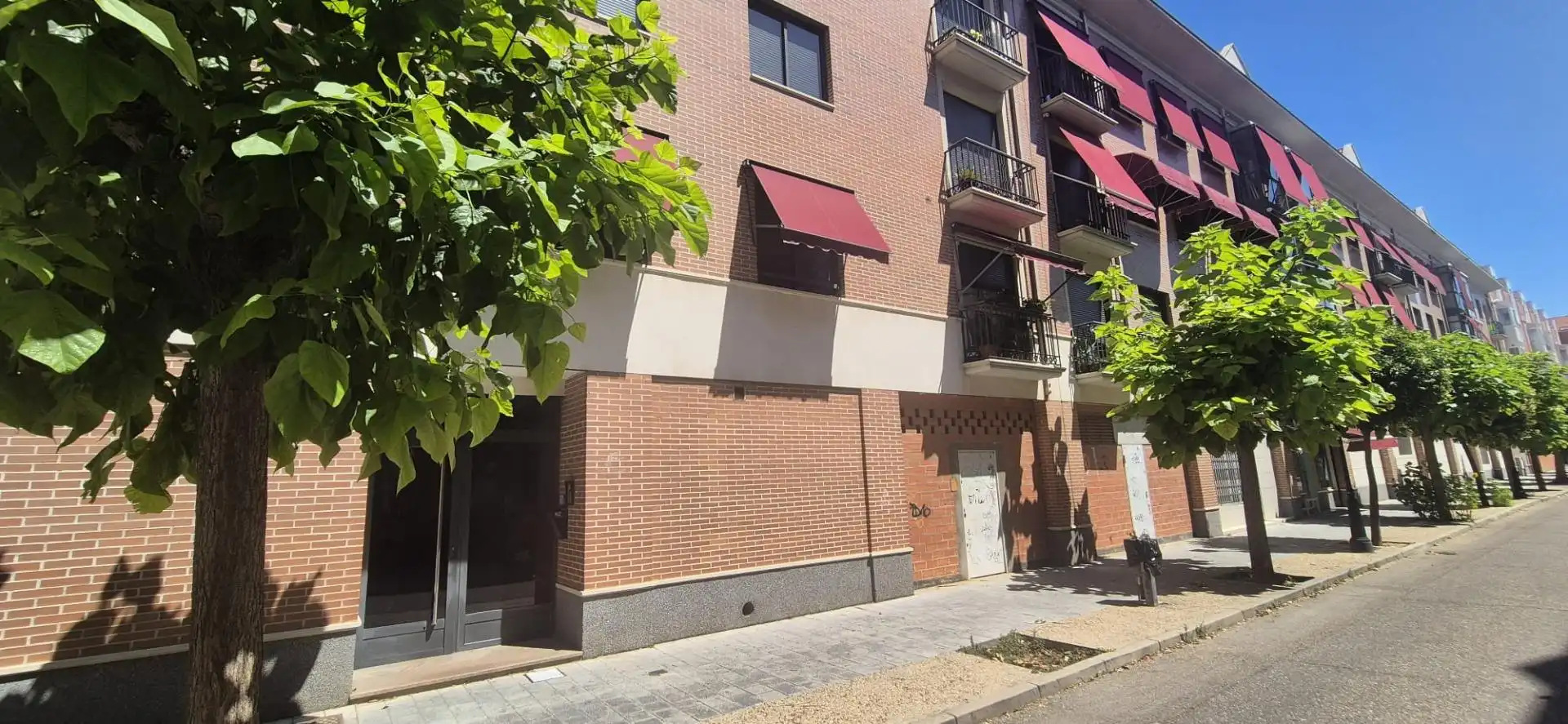 Vista exterior de Piso en venta en Laguna de Duero con Balcón