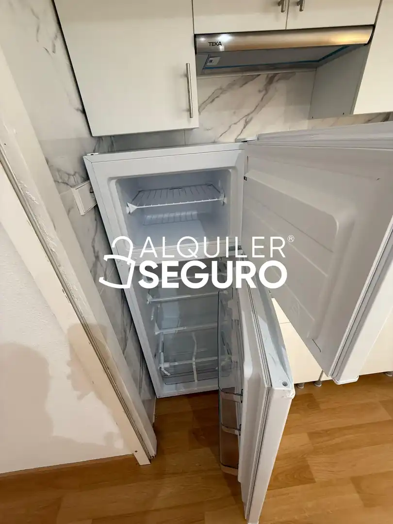 Flat for rent in Madrid  with Air Conditioner and Terrace