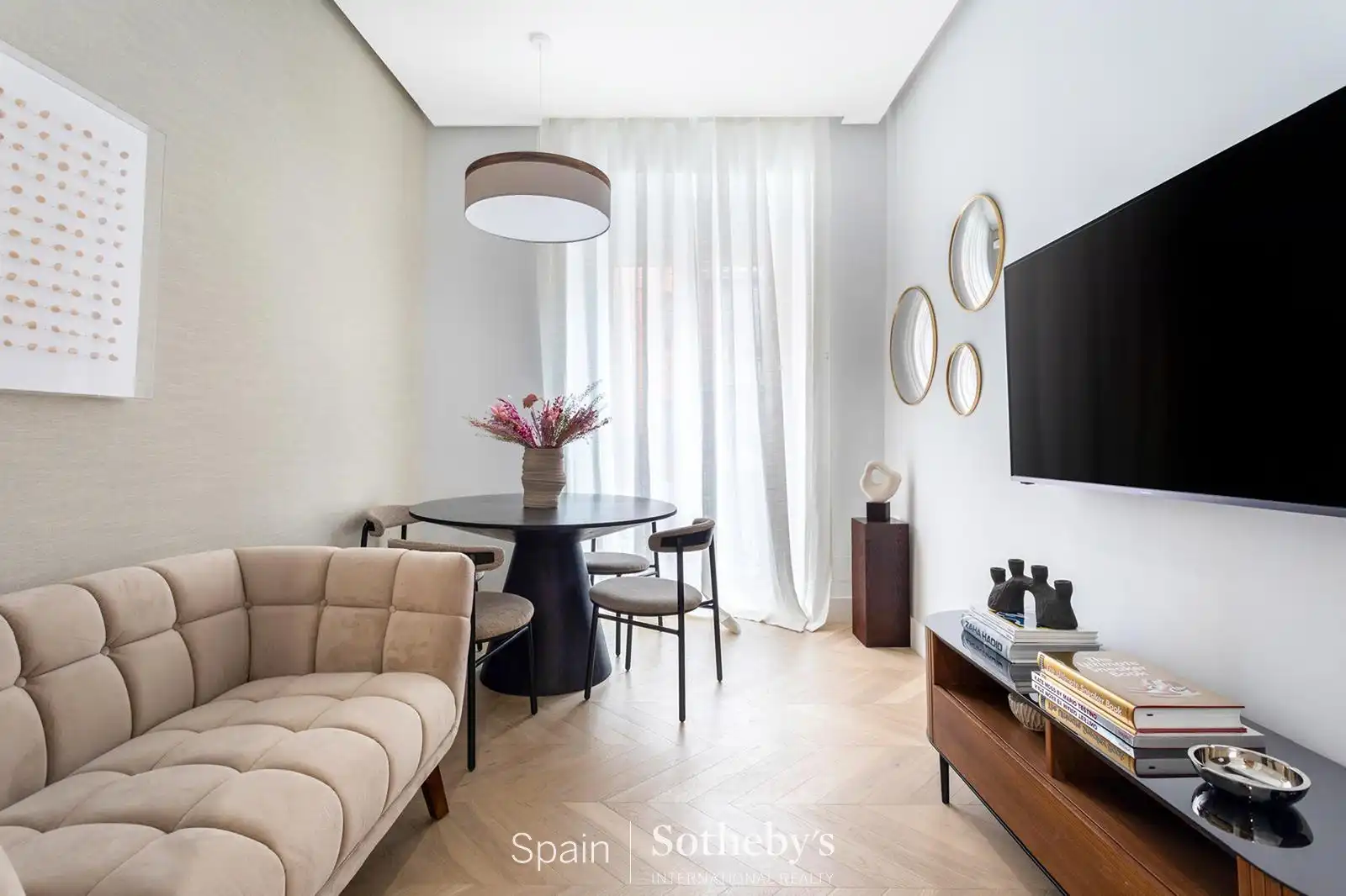 Sala d'estar de Apartament en venda en Madrid amb Aire condicionat i Calefacció