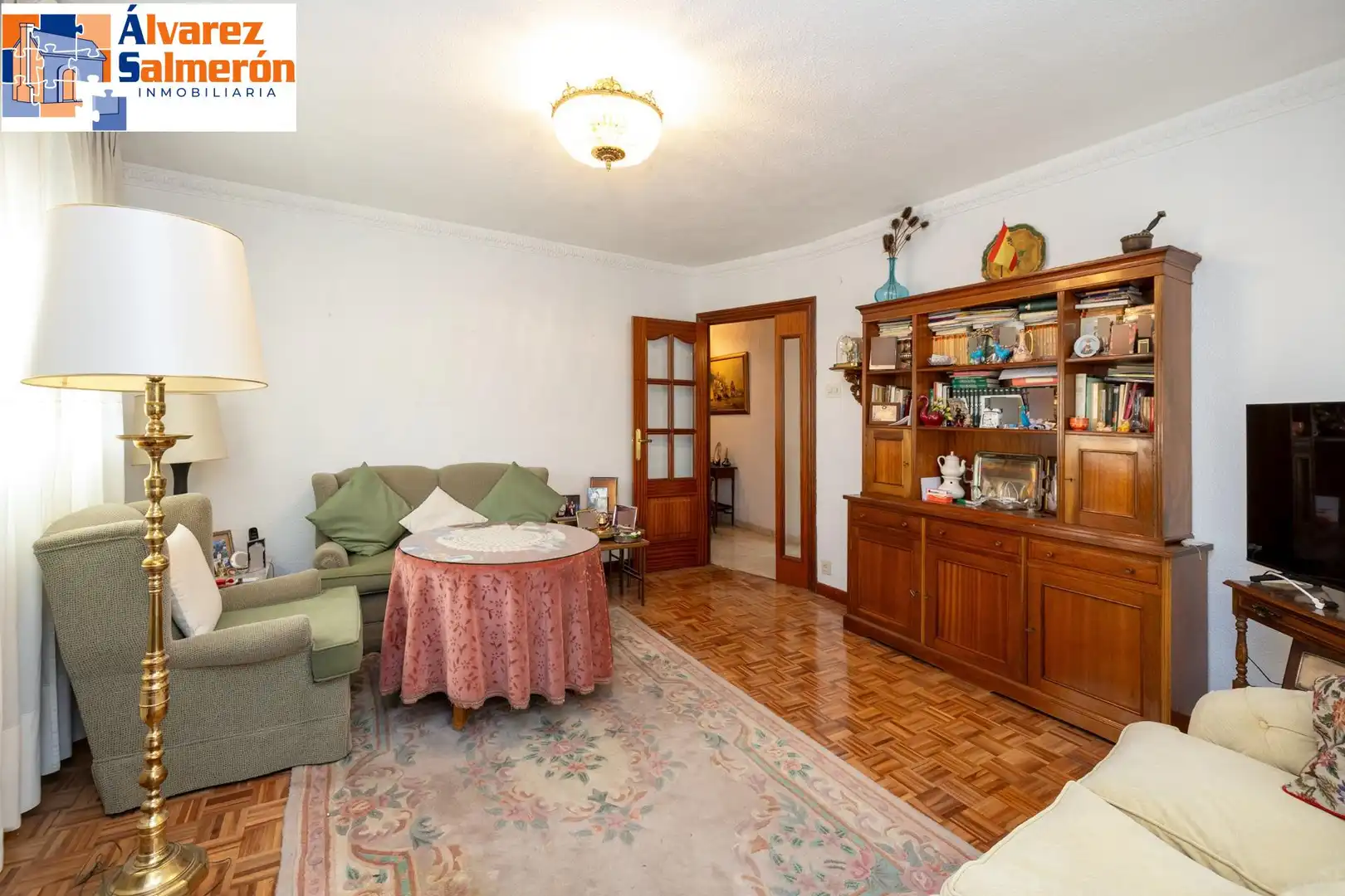 Sala d'estar de Pis en venda en Granada amb Aire condicionat, Calefacció i Terrassa