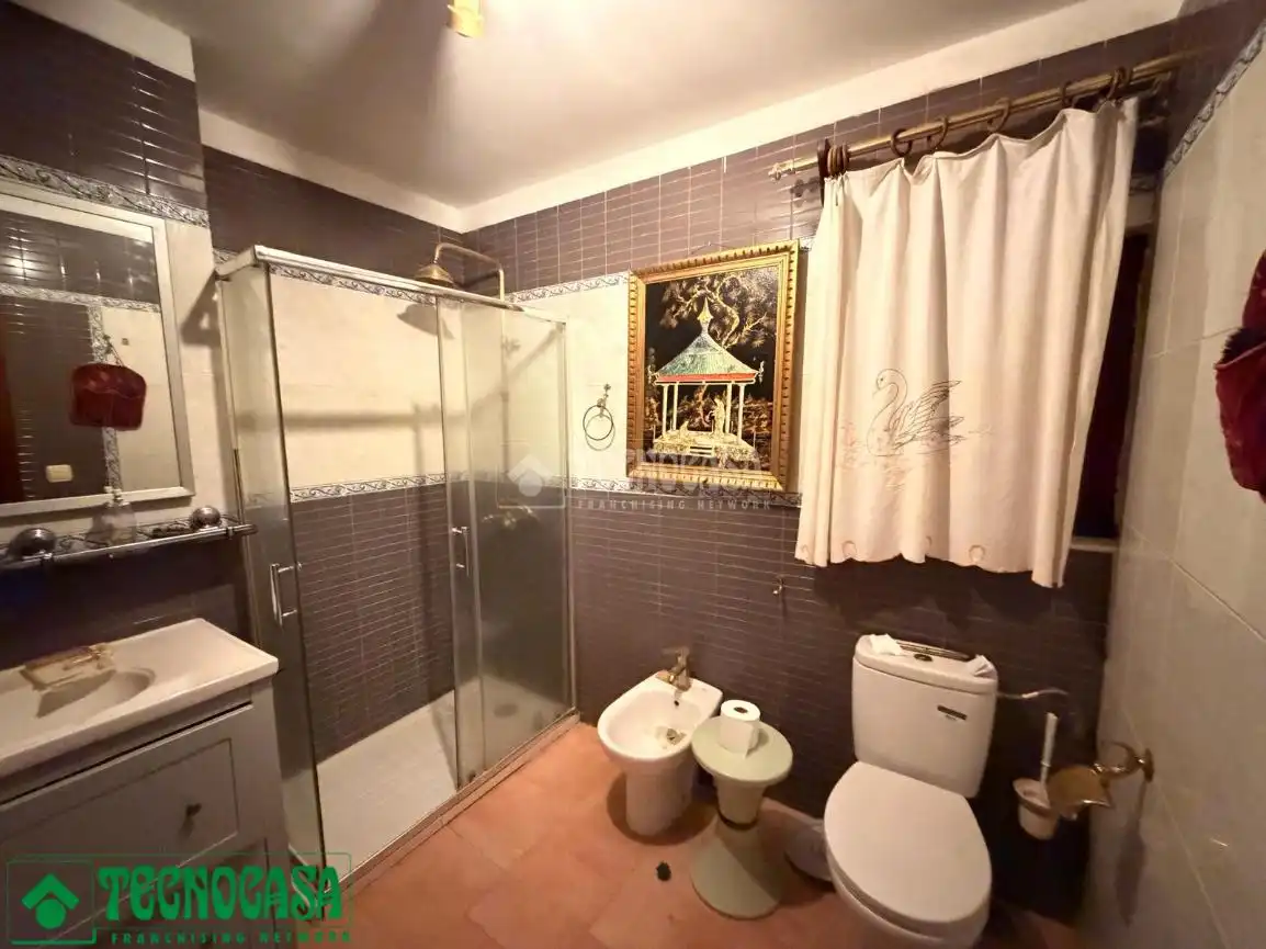 Badezimmer von Gebäude zum Verkauf in Toledo