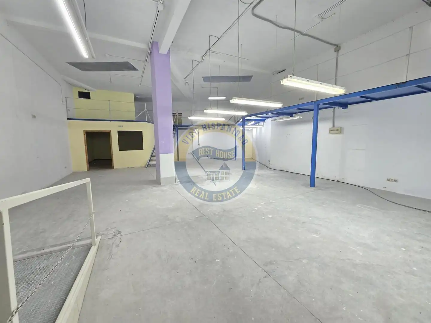 Local comercial en venta en Calle del Pintor Laxeiro