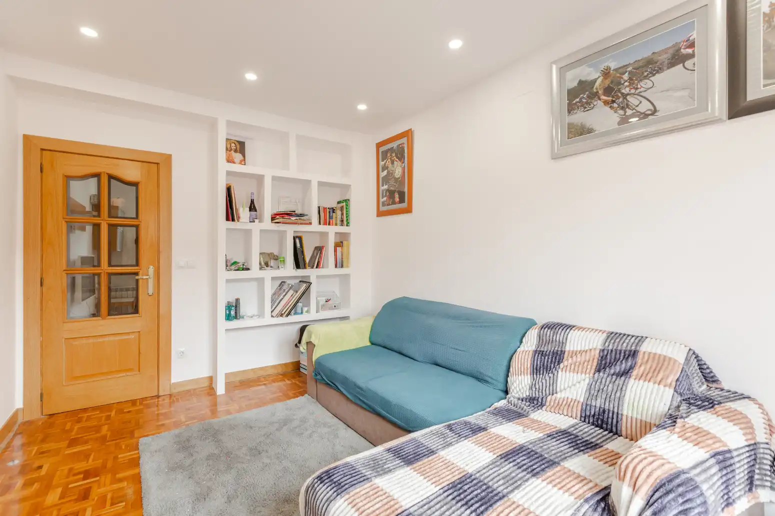 Sala de estar de Piso en venta en  Pamplona / Iruña con Calefacción, Parquet y Balcón