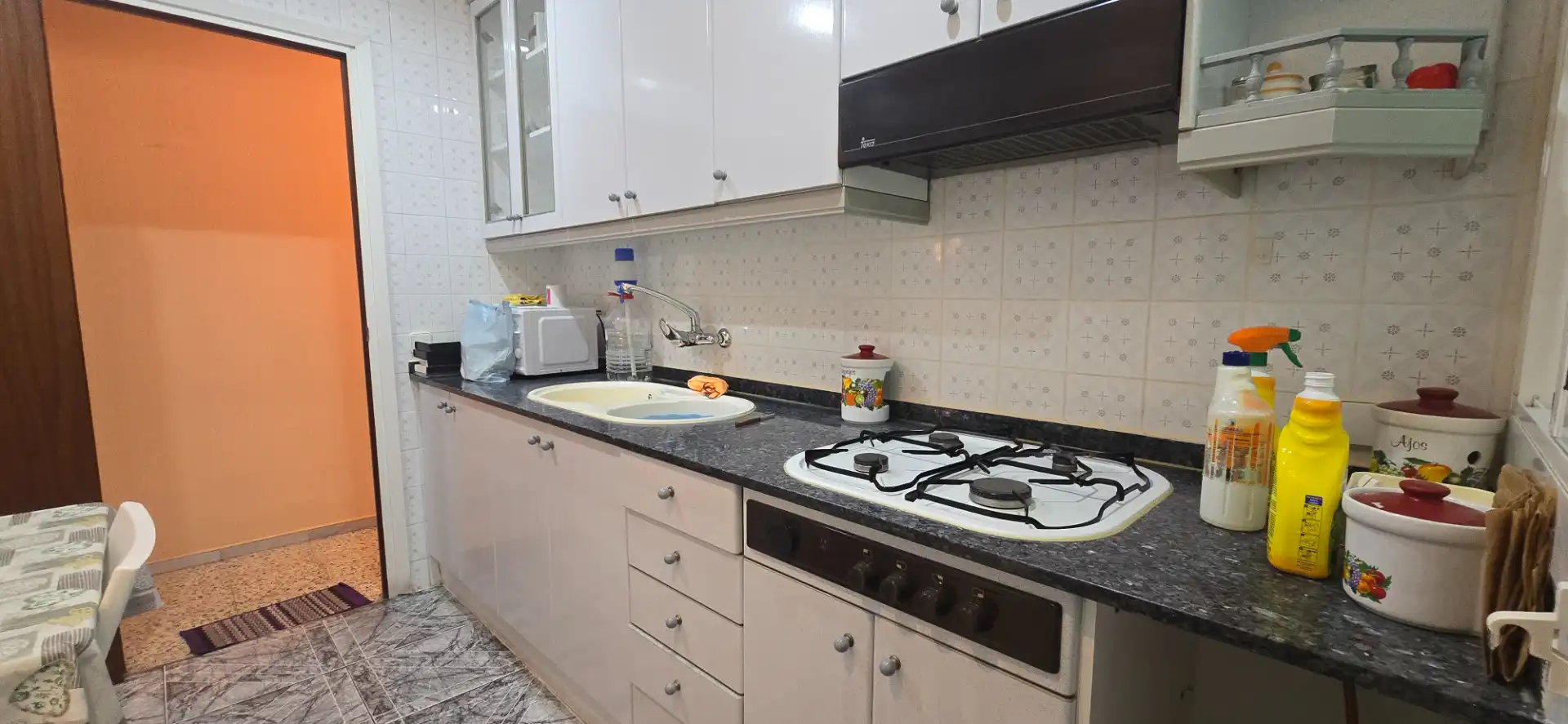 Cocina de Piso en venta en Santa Coloma de Gramenet con Aire acondicionado, Calefacción y Horno