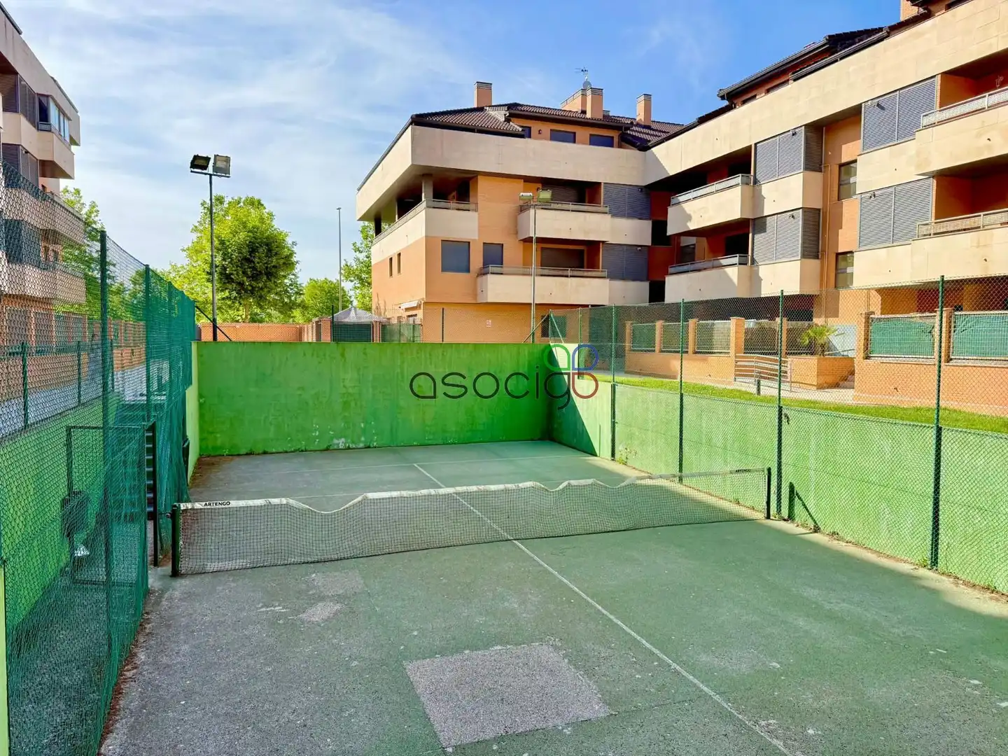 Parking de Piso en venta en Yebes con Calefacción, Terraza y Trastero