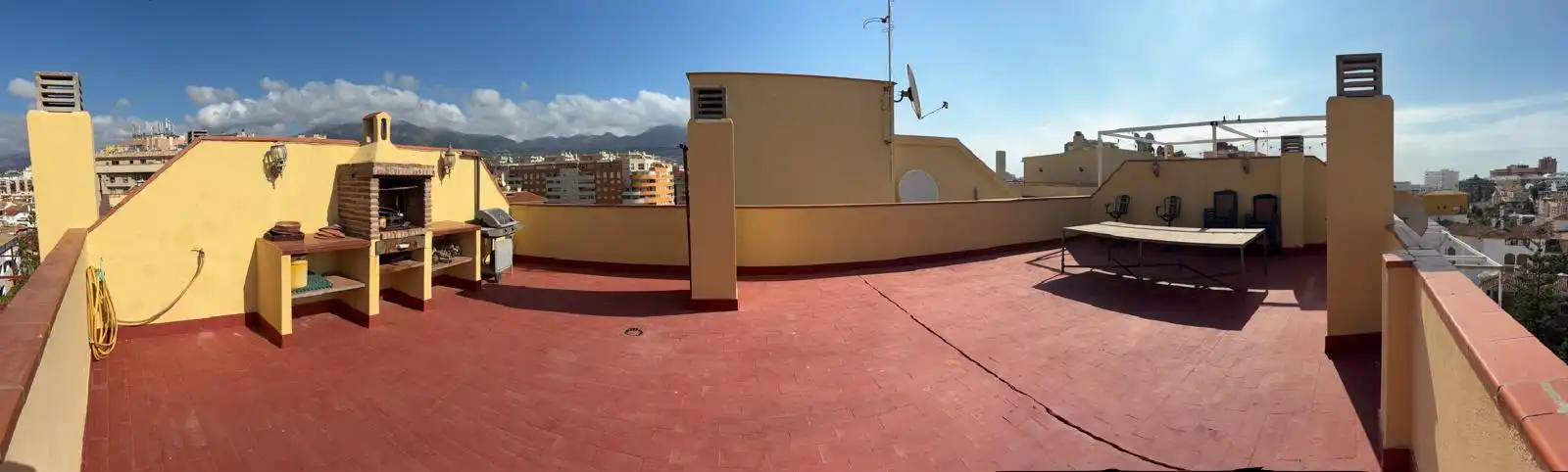 Terrasse von Wohnung zum Verkauf in Fuengirola mit Klimaanlage, Terrasse und Möbliert