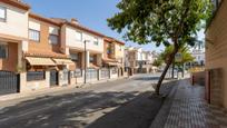 Vista exterior de Casa o xalet en venda en Armilla amb Aire condicionat, Calefacció i Traster