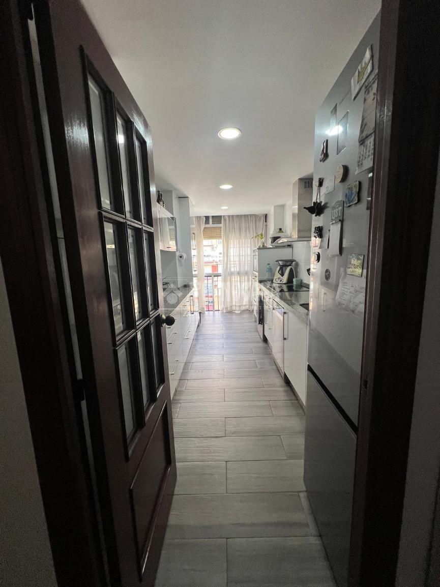 Flat for sale in Av. Juan Carlos I