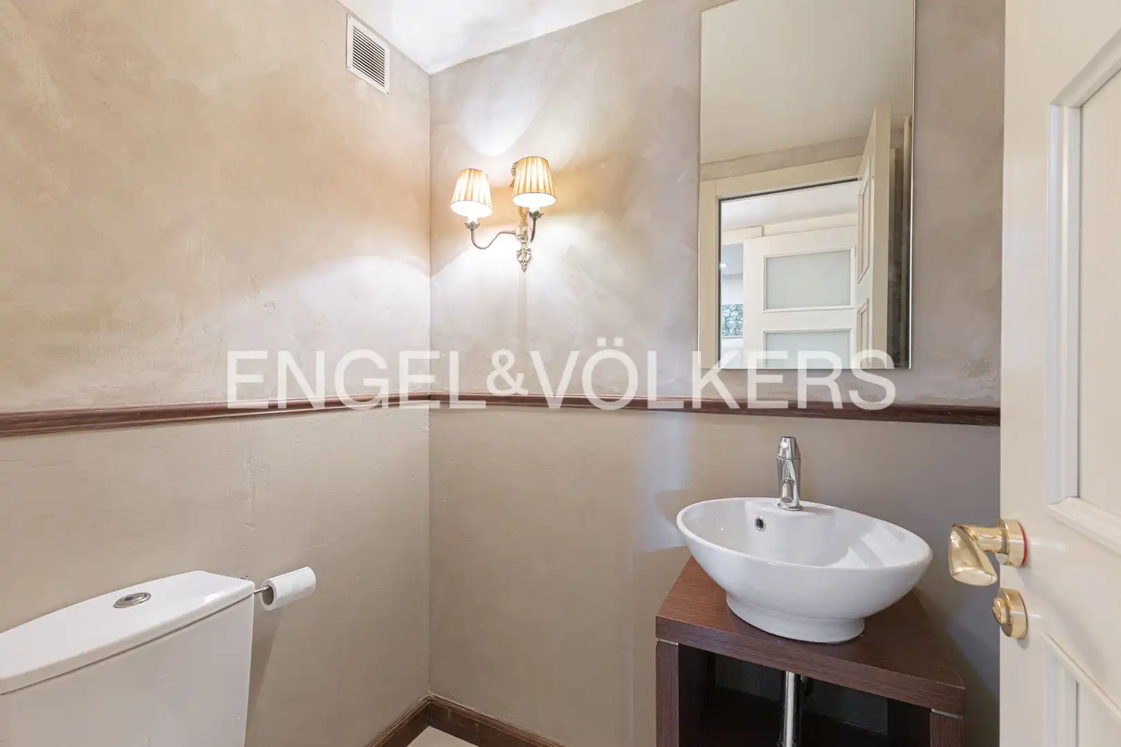 Bathroom of Flat for sale in Barcelona  with Air Conditioner, Heating and Private garden