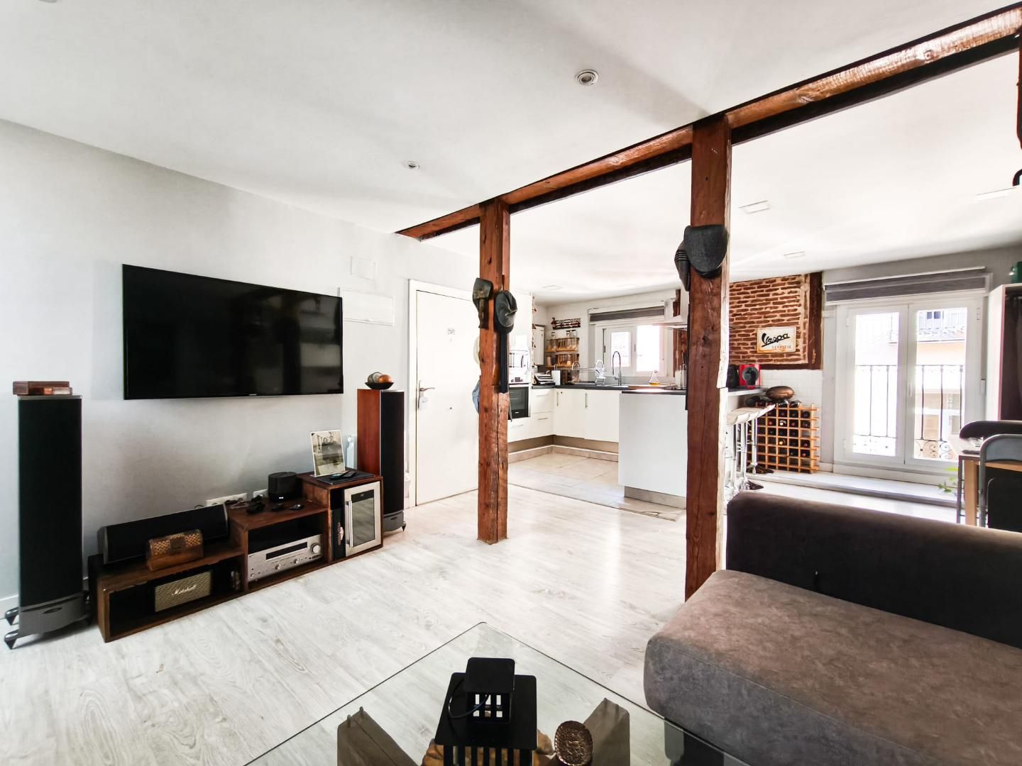 Sala d'estar de Apartament en venda en  Madrid Capital