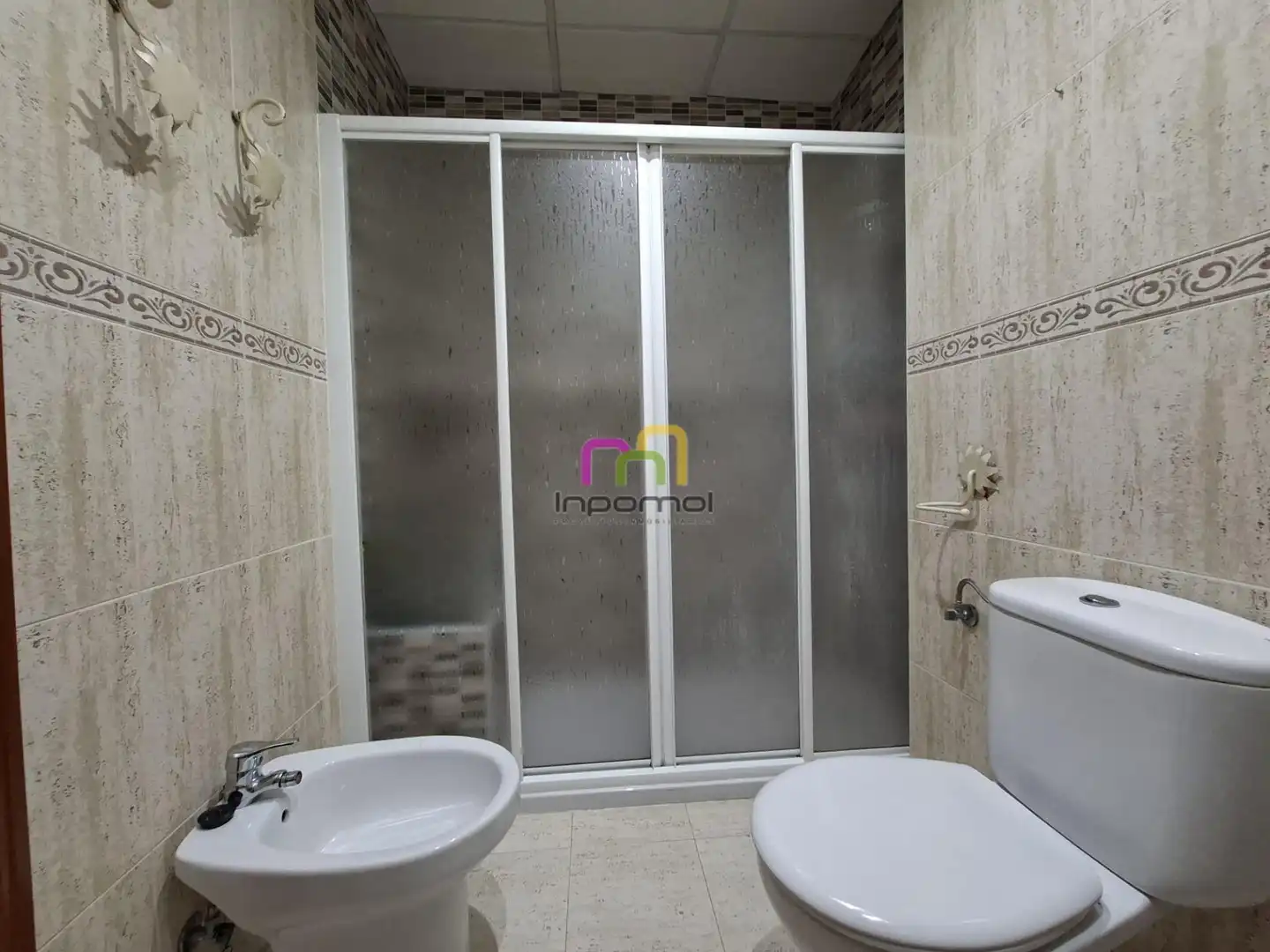 Bany de Apartament en venda en Badajoz amb Aire condicionat