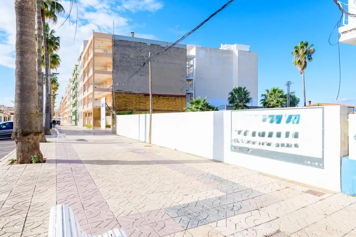 Residential land for sale in Avinguda Mallorca 100, imagen 3