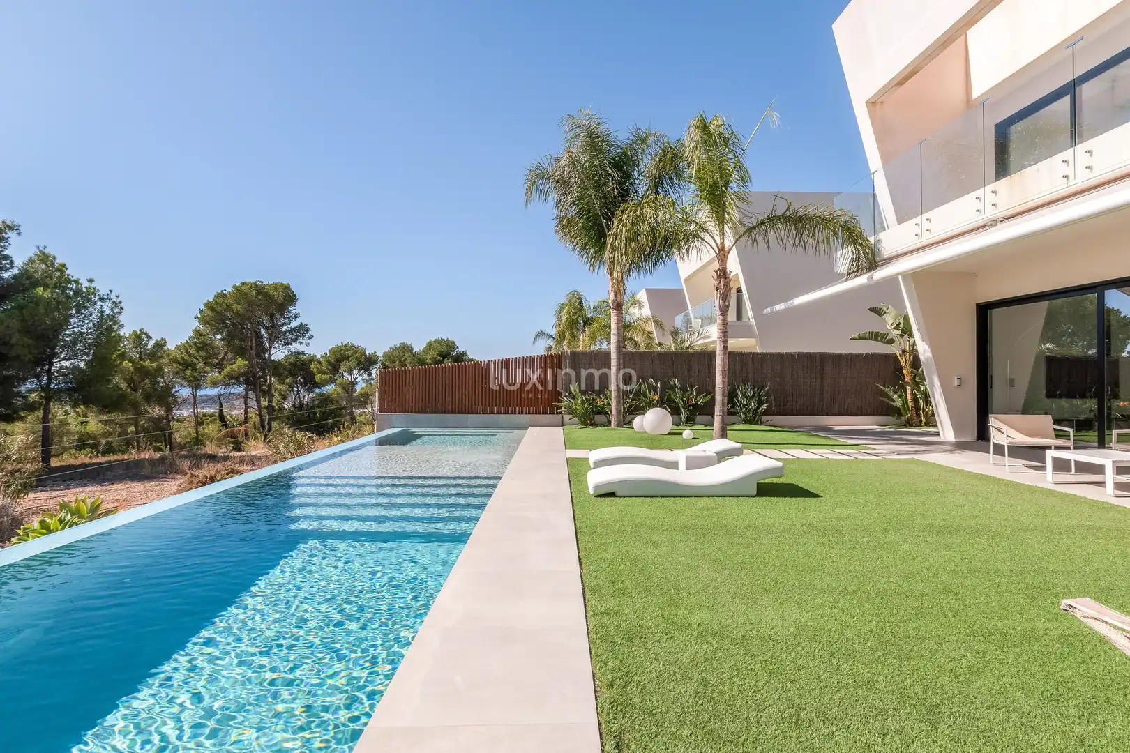 Villa avec piscine à vendre à Golf Bahía