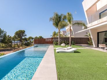 Villa mit Pool zum Verkauf in Golf Bahía