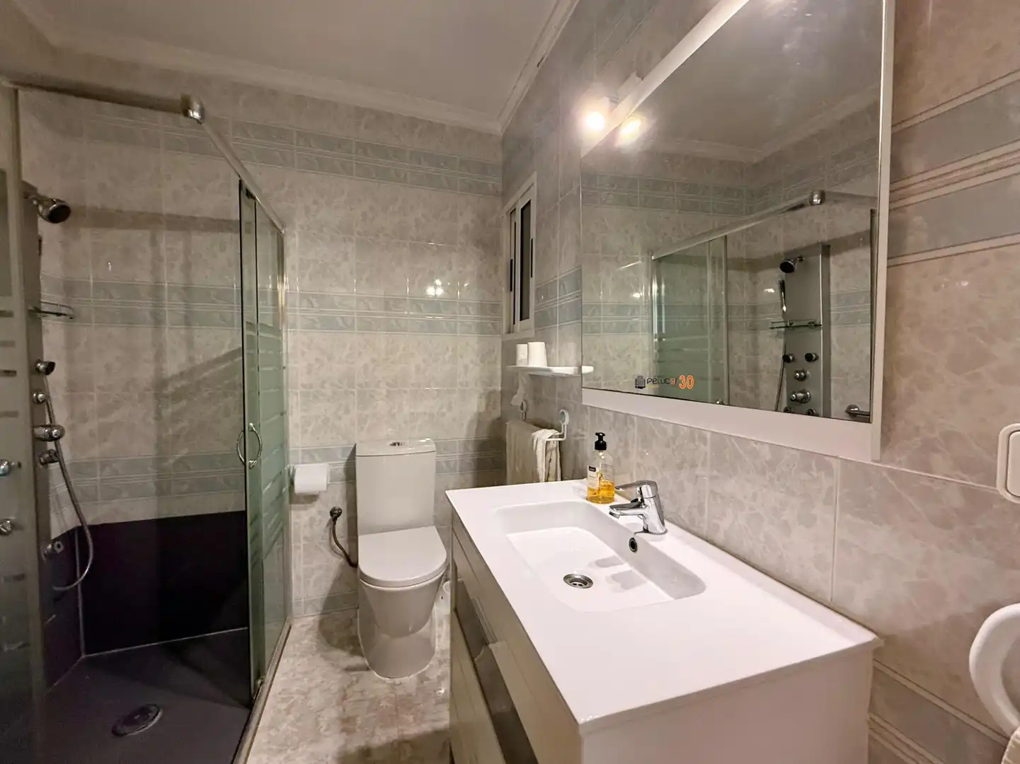 Baño de Piso en venta en Benidorm con Aire acondicionado, Calefacción y Terraza