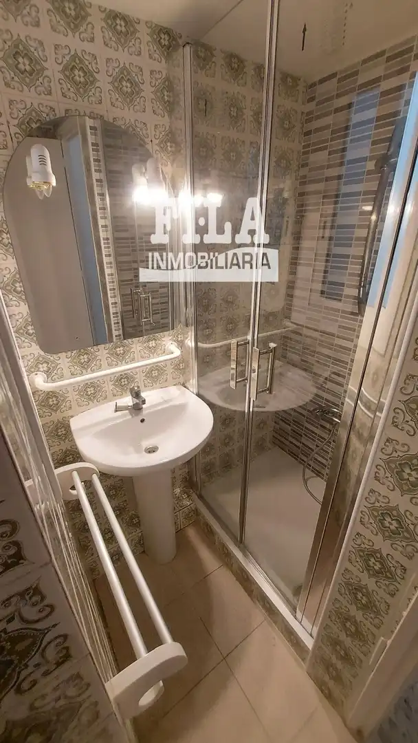 Baño de Piso en venta en Calafell con Calefacción y Terraza