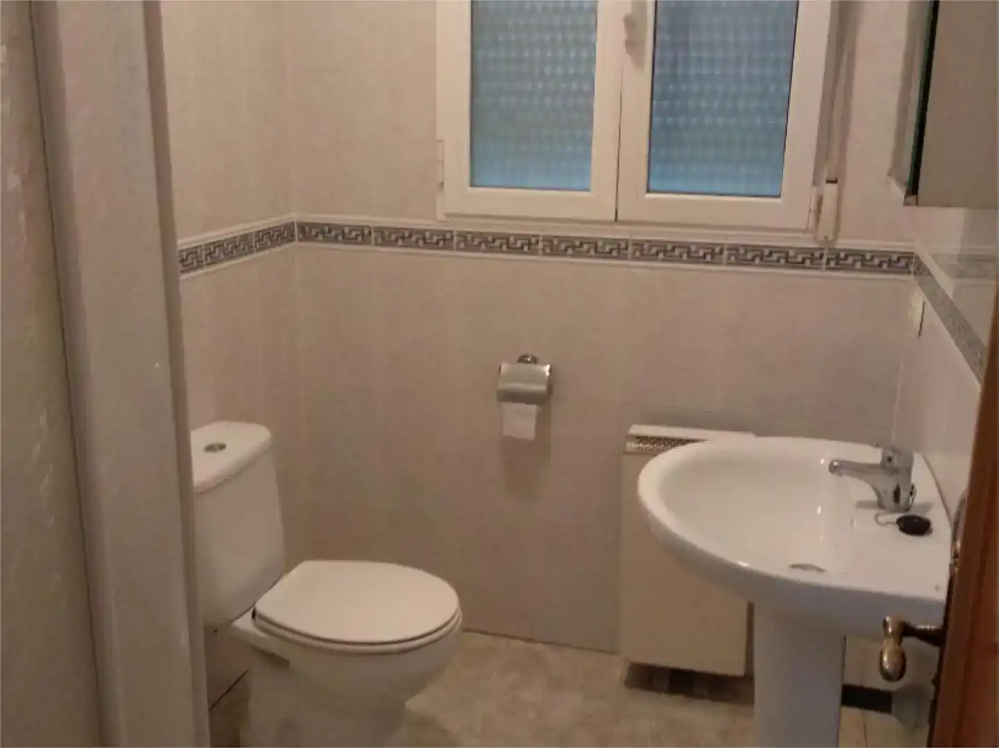 Baño de Dúplex en venta en El Provencio   con Balcón