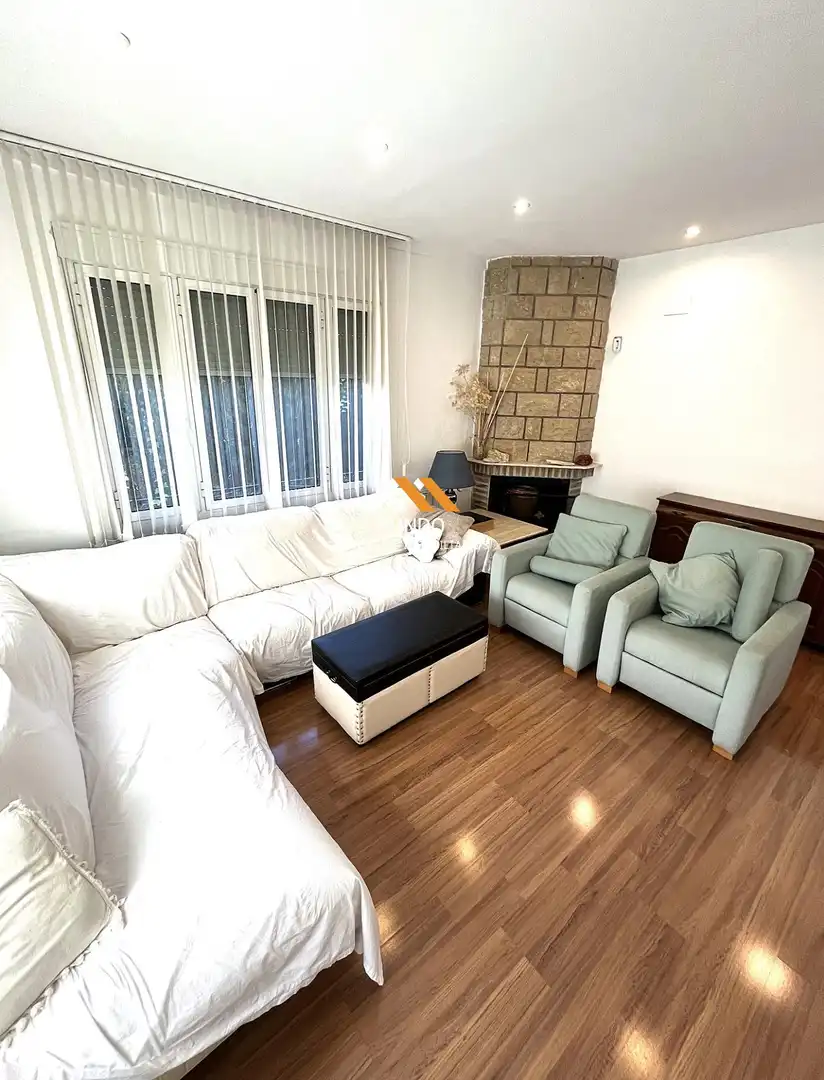 Sala d'estar de Casa o xalet en venda en Paterna amb Aire condicionat, Calefacció i Jardí privat