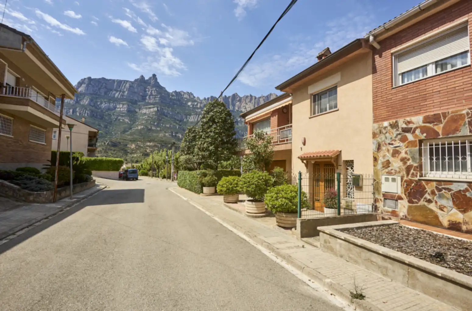 Außenansicht von Haus oder Chalet zum Verkauf in Monistrol de Montserrat mit Klimaanlage, Heizung und Privatgarten