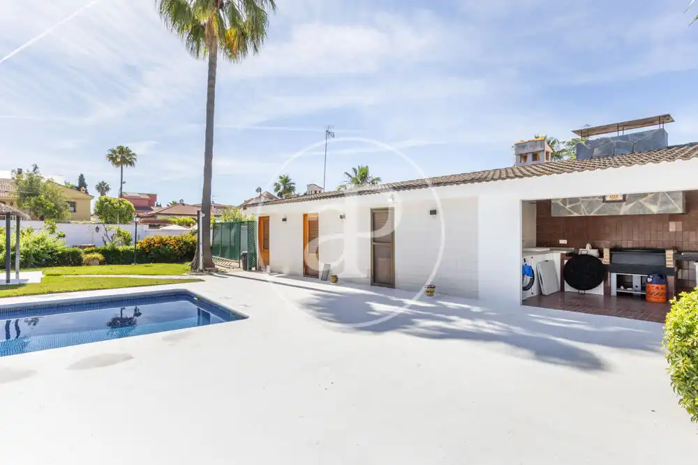 Vista exterior de Casa o xalet de lloguer en Madrid amb Aire condicionat, Calefacció i Jardí privat