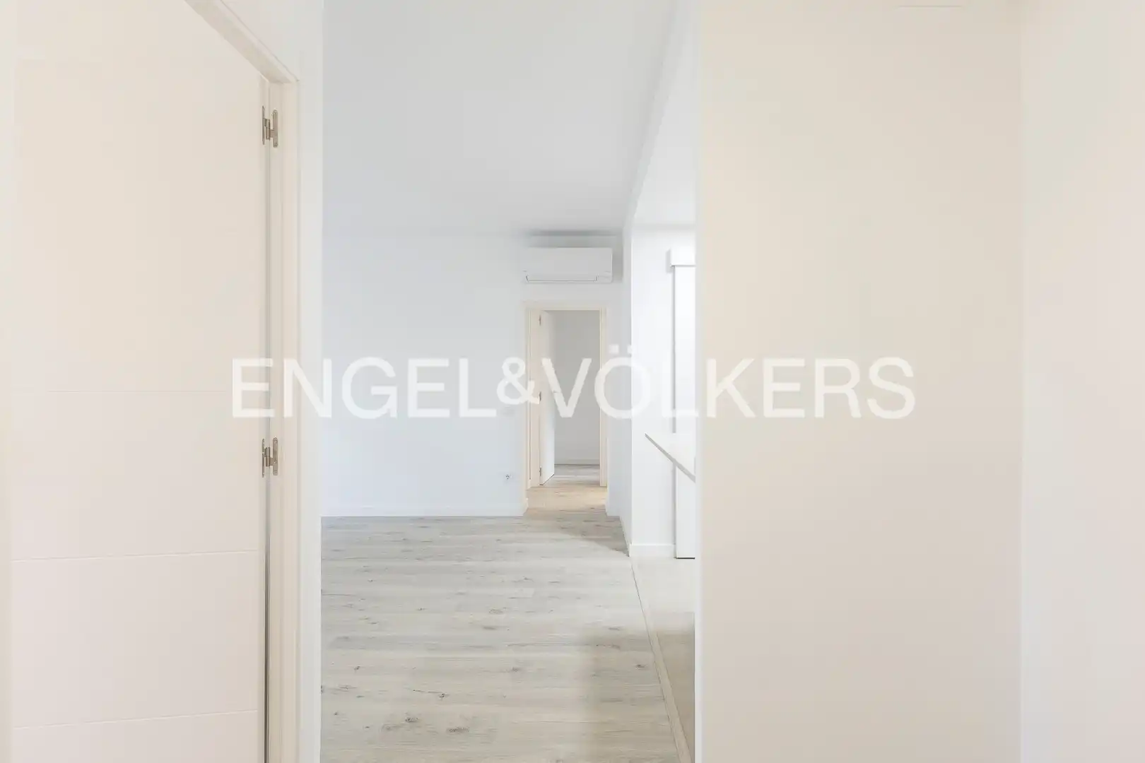 Piso en venta en Barcelona con Aire acondicionado, Calefacción y Balcón