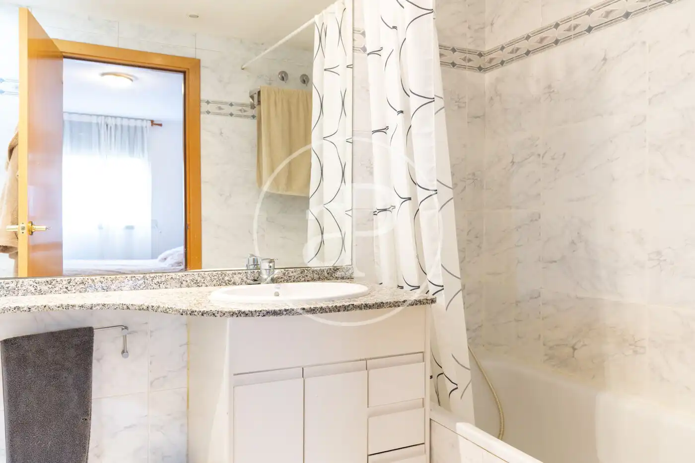 Bathroom of Flat for sale in Sant Cugat del Vallès  with Air Conditioner, Heating and Terrace