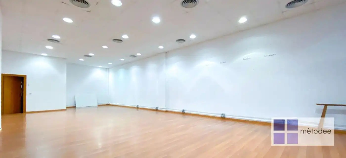 Office space with lift to rent in Carrer de la Bobinadora, imagen 5