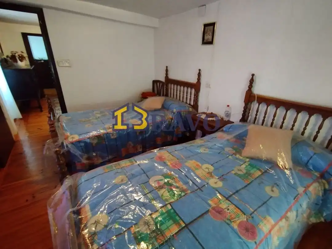 Dormitori de Casa o xalet en venda en Merindad de Valdivielso amb Calefacció i Balcó