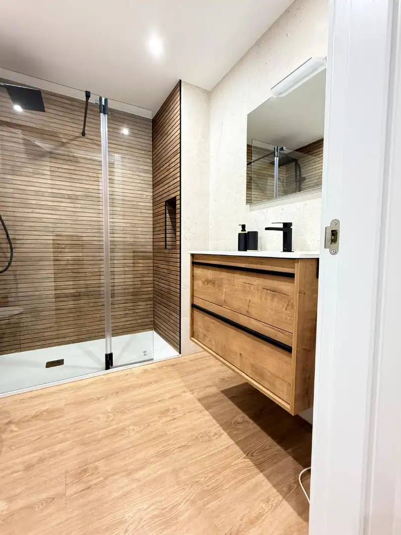 Badezimmer von Wohnungen zur Miete in Castro-Urdiales mit Heizung, Terrasse und Möbliert
